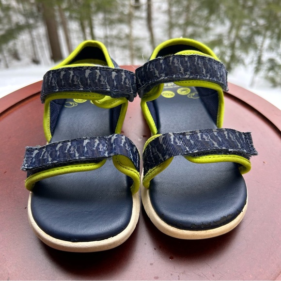 Stride Rite Shark Light-Up Sandals | Boys Size 12 | Velcro | Memory Foam - Picture 4 of 8